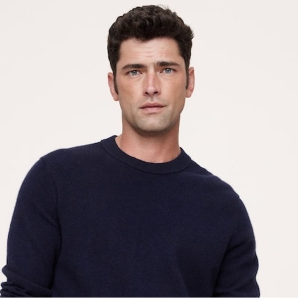 NWT Banana Republic Cashmere Crew Neck Navy Sweater. - Picture 4 of 6